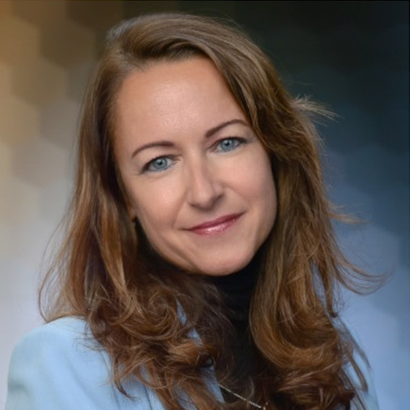 Das Bild zeigt Jeannine Röttenbacher.